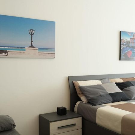 Homega - City Center New Apartment Bari Esterno foto