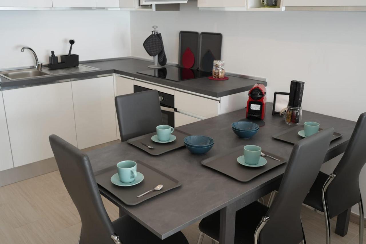 Homega - City Center New Apartment Bari Esterno foto