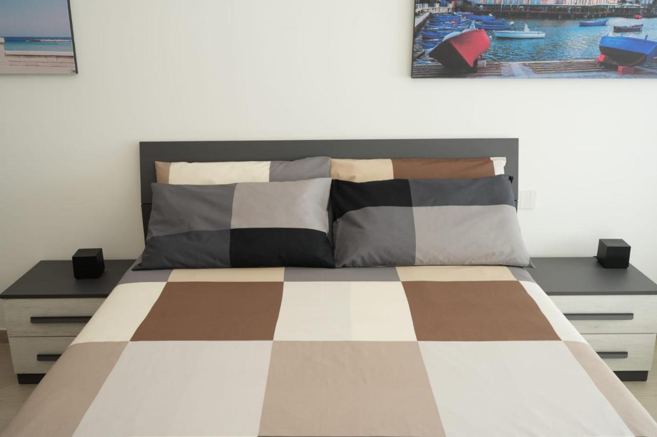 Homega - City Center New Apartment Bari Esterno foto