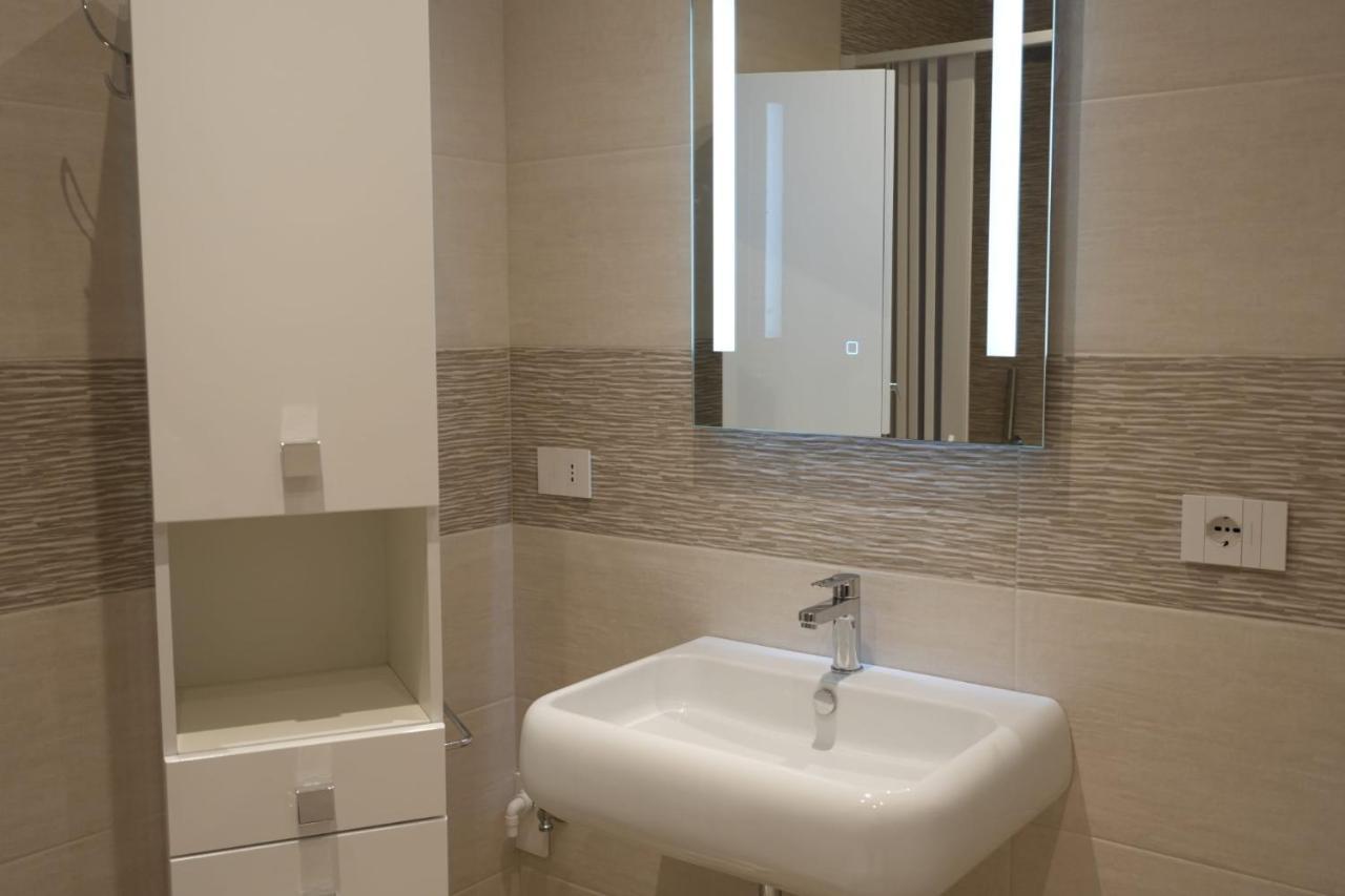 Homega - City Center New Apartment Bari Esterno foto